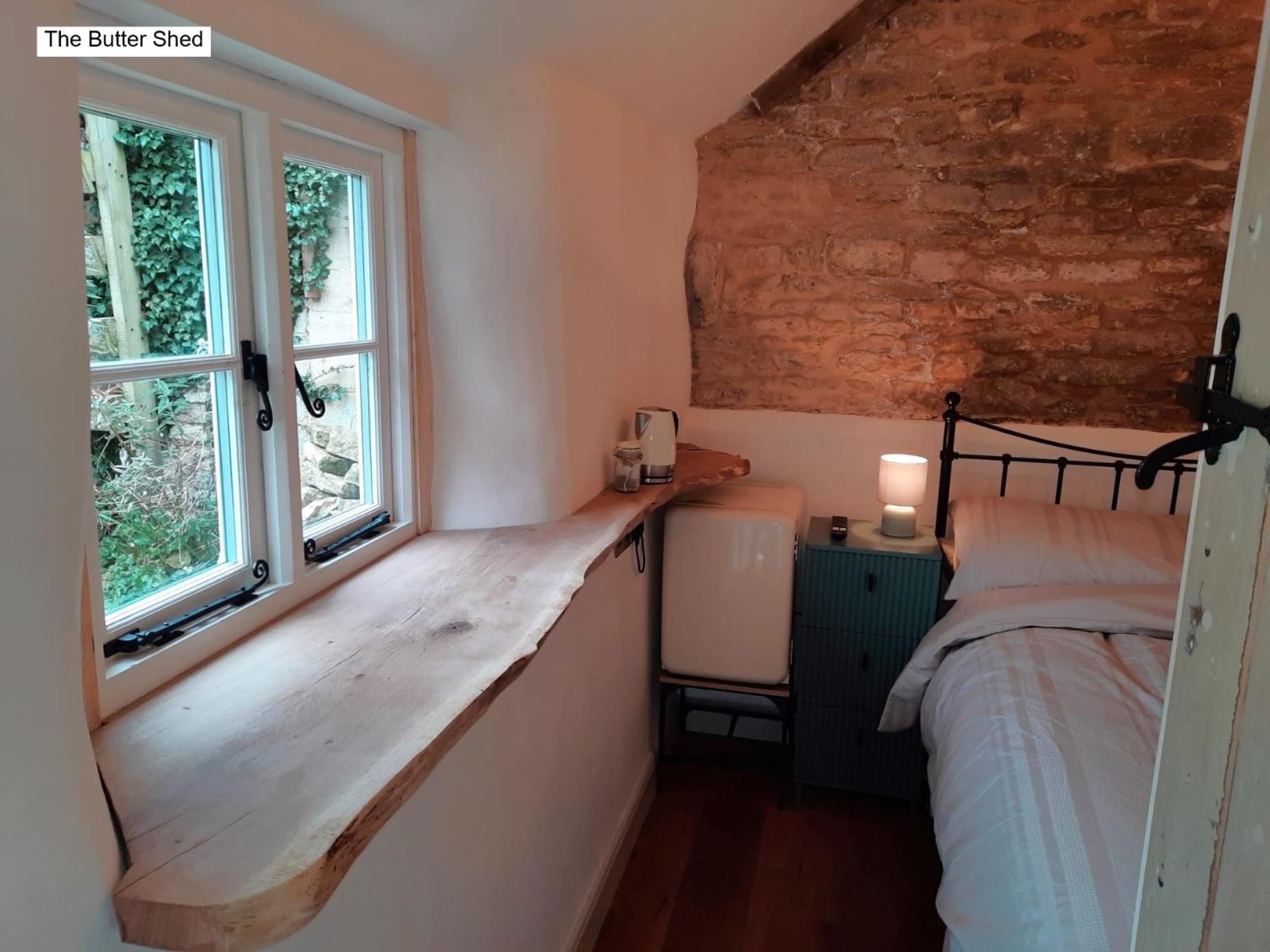 Cotswold Cottage Bed & Breakfast Luckington 외부 사진