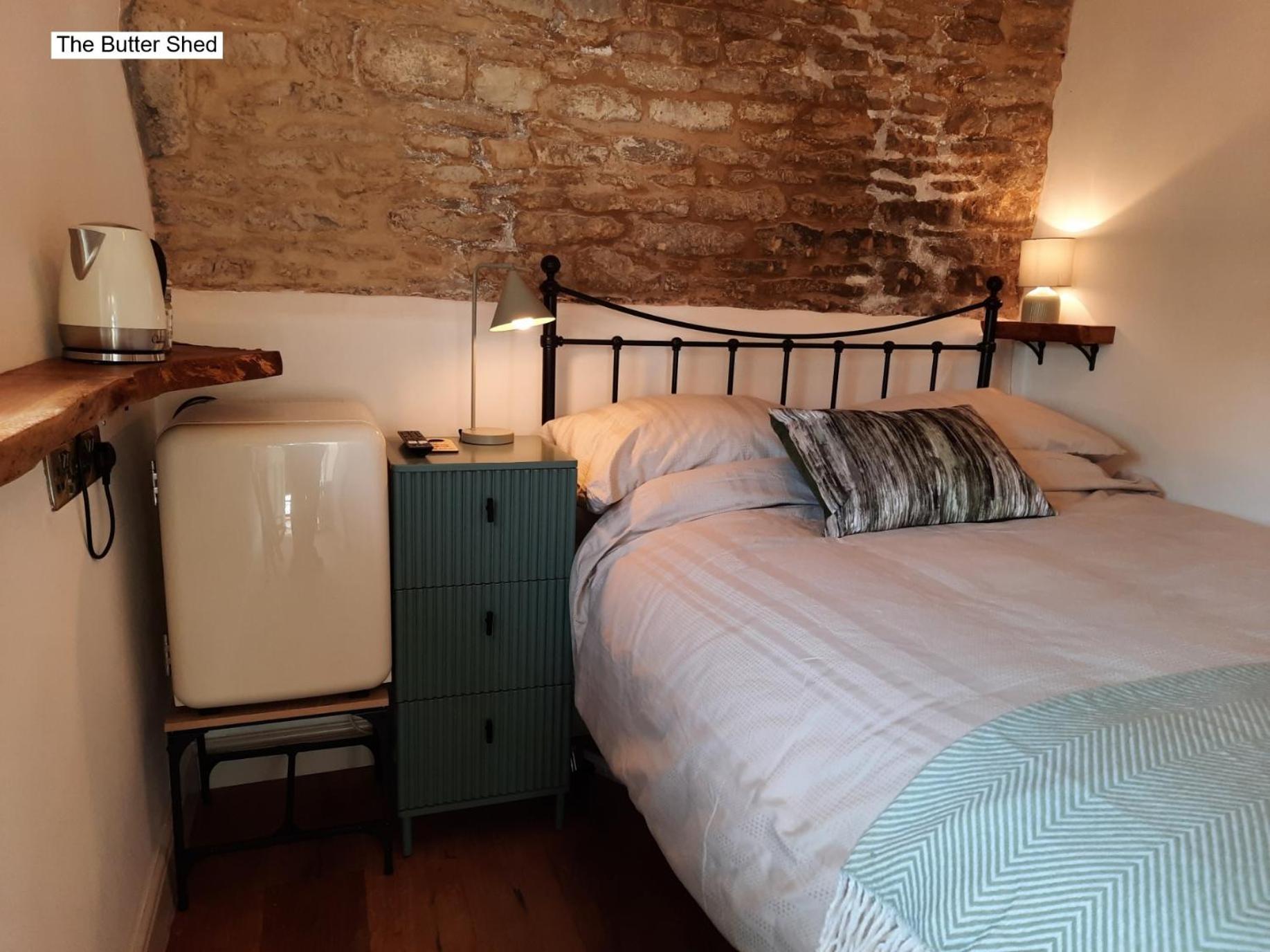 Cotswold Cottage Bed & Breakfast Luckington 외부 사진